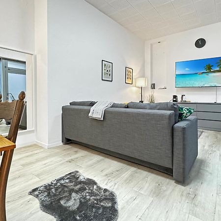 2 Zimmer Apartment Fuer 6 P, 15 Min Zum Flughafen Esslingen am Neckar Eksteriør billede