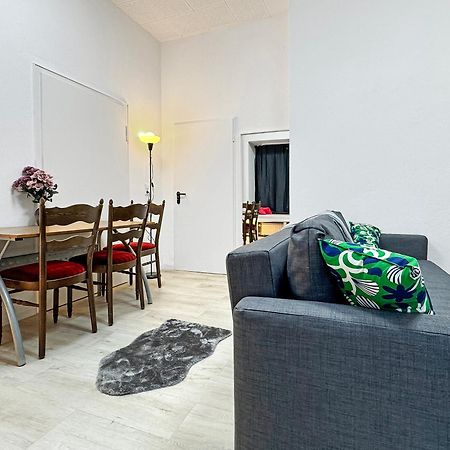 2 Zimmer Apartment Fuer 6 P, 15 Min Zum Flughafen Esslingen am Neckar Eksteriør billede